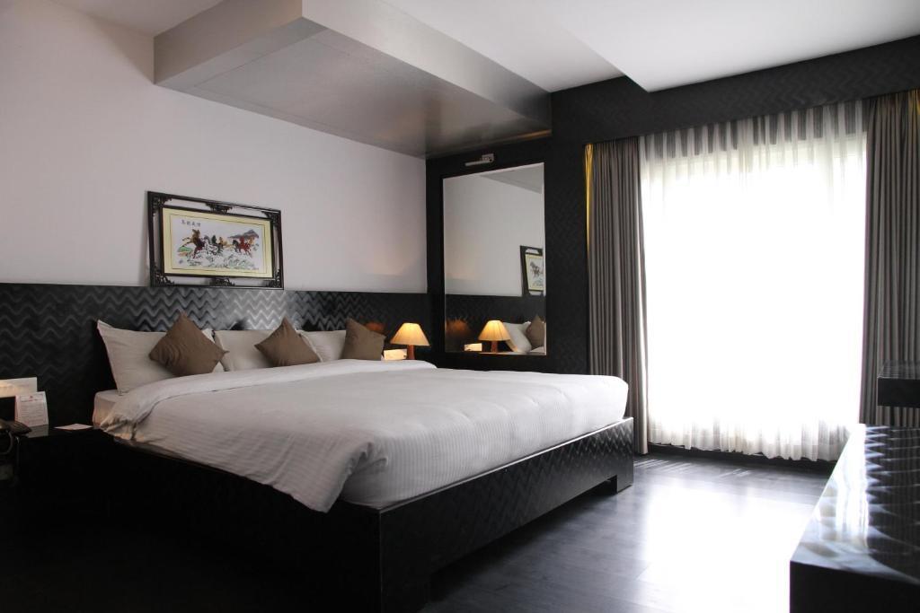 Hotel Gokulam Park Chennai Exterior foto
