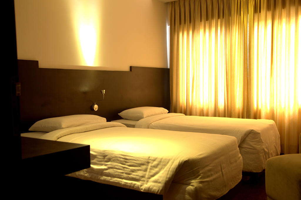 Hotel Gokulam Park Chennai Exterior foto