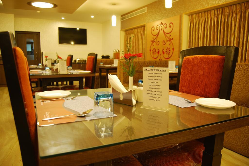 Hotel Gokulam Park Chennai Exterior foto
